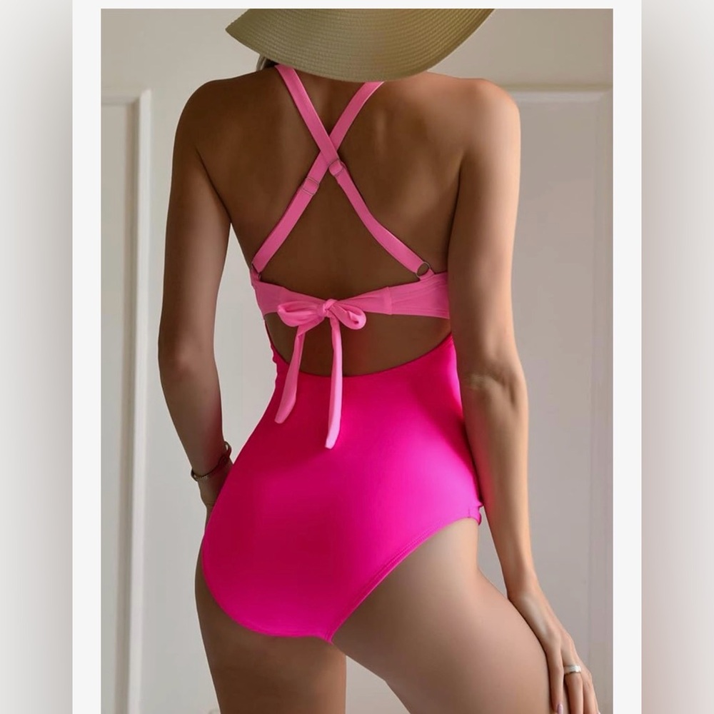 Two-Tone Pink Twist Cutout One-Piece Swimsuit - Picture 4 of 4